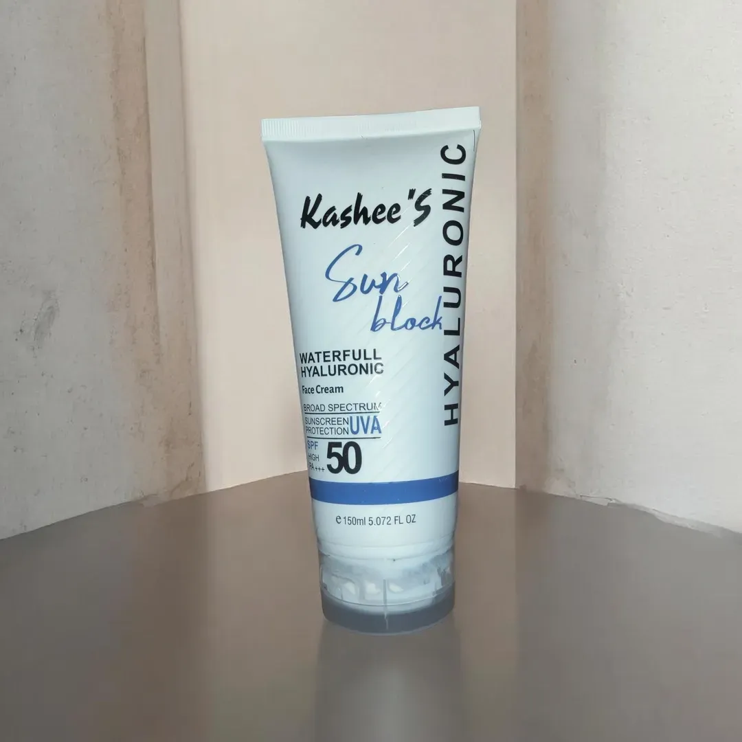 1347-77-726553-pro (1) Kashee's Hydrating UV Sunblock SPF 50 Cream - Image 1