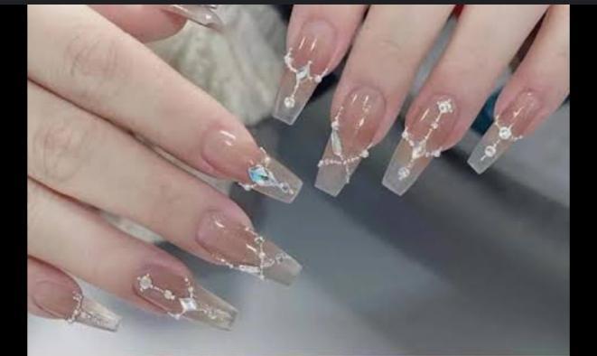 135-258-529028-product-1 Stick-On Artificial Nails Multicolor Silver Chains Sparkles Reusable - Image 1