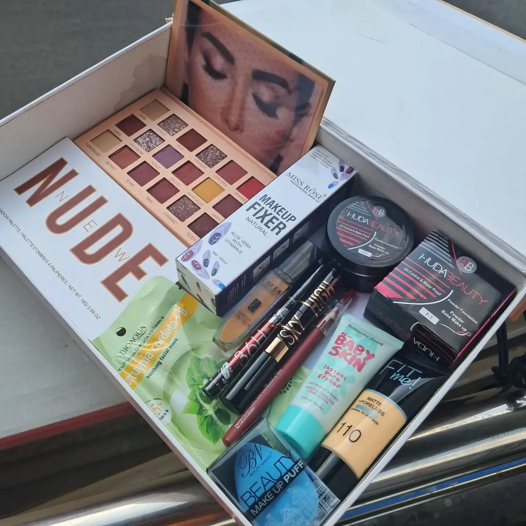 1466-287-738573-product-2 11 in 1 Makeup Deal - Image 1