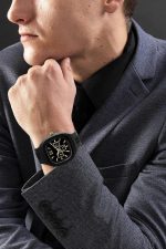Men's Black Silicone Analogue Watch with Gold Accents - Square Dial - Image 5