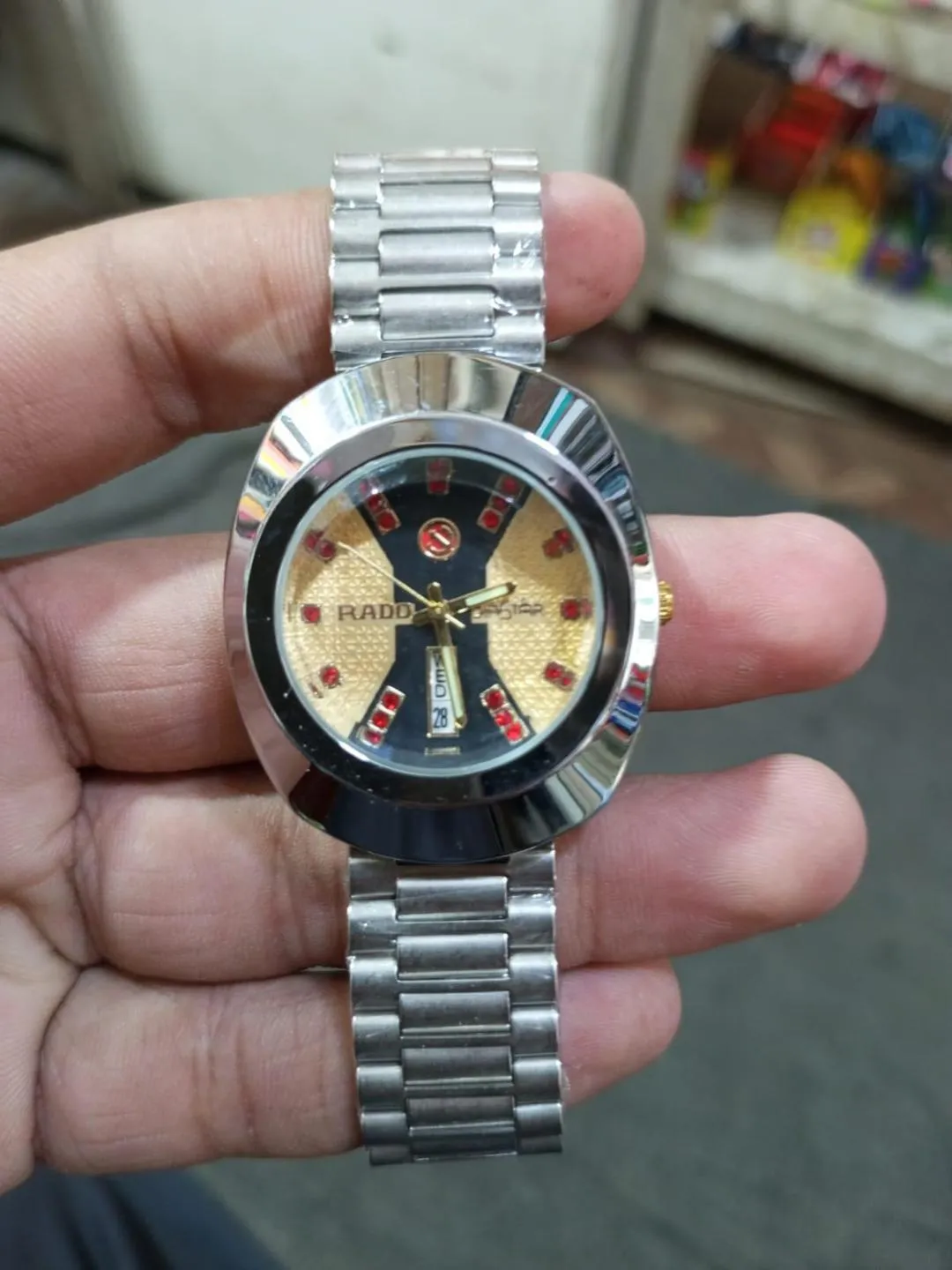 MZ1885200189QRBR-media-1 Rado DiaStar Scratchproof Watch with Stainless Steel Band - Image 1