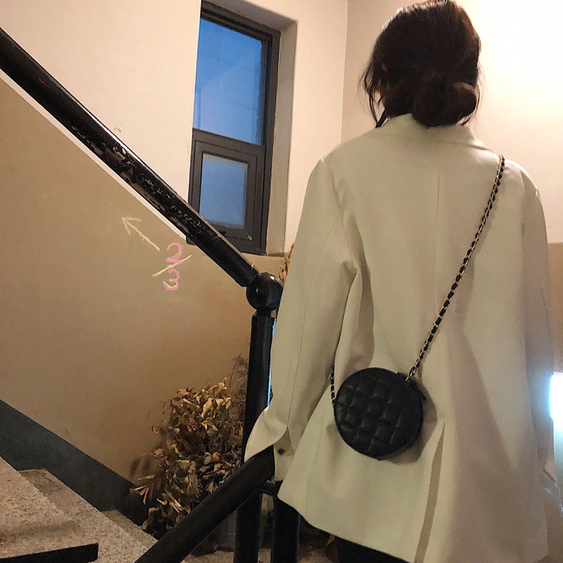 img (10) Fashion Women's White Round Chain Shoulder Bag – Quilted Design - Image 1