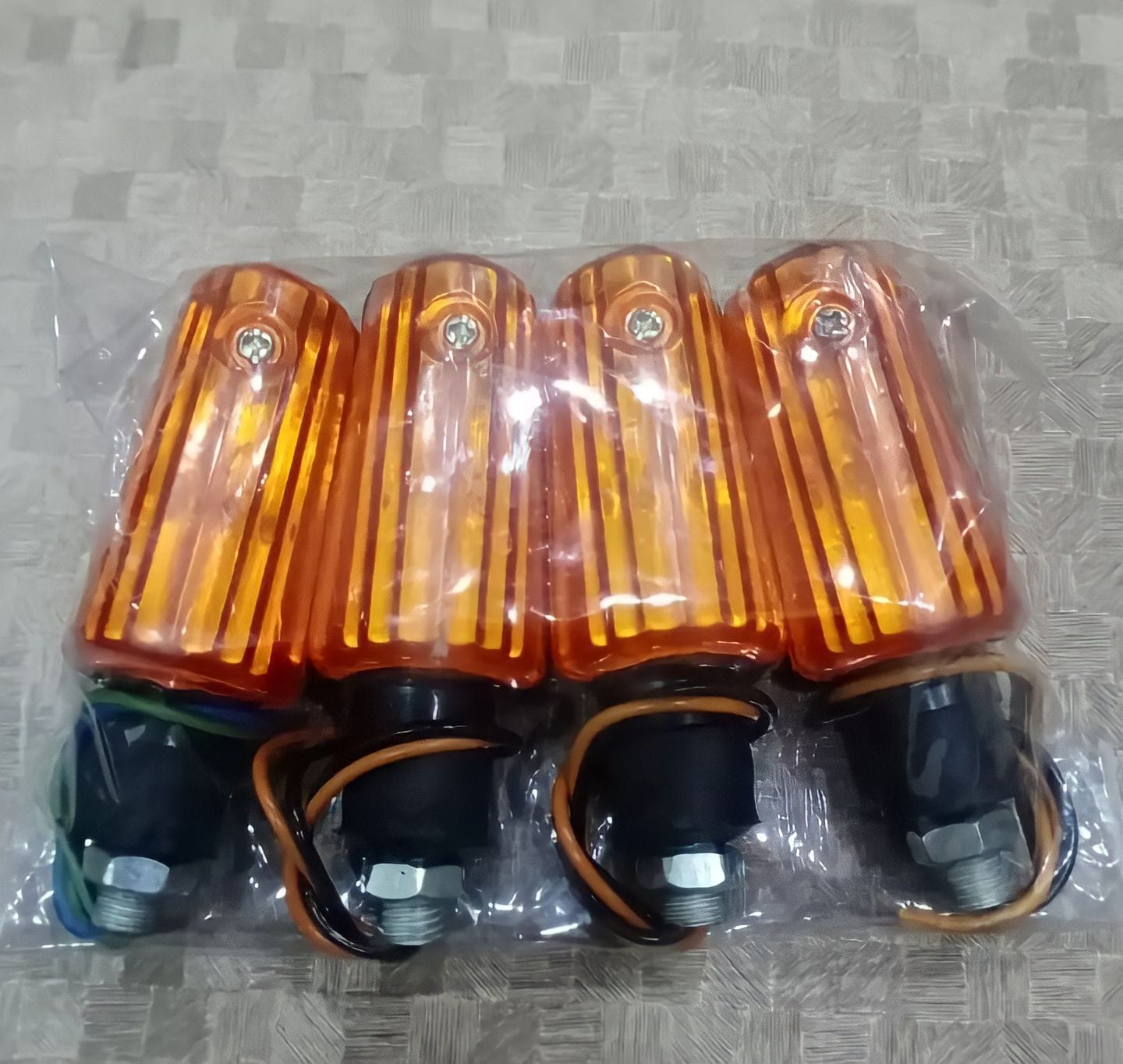 2-25.jpeg 4 pcs Fancy Indicator For Bike Mini Size Flexible Unbreakable Yellow Color - Image 1