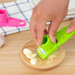 Garlic Press Grater Slicer Plastic Grinding Tool Kitchen Accessories(random color ) - Image 2