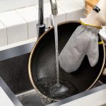 (1 pcs ) Multipurpose Wire Dishwashing Gloves | Dishwashing Rags for Wet and Dry, Steel Wire Miracle Cleaning Cloth with Glove Shape, Non-Scratch Wire Dish Cloths for Washing Dishes, Kitchen | Anti-heat aluminium gloves - Image 5