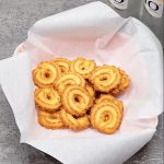 Non Stick Baking Paper Roll For Kitchen Baking, Cooking 30x500cm - Image 4