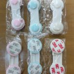 1 Pc - Children Kid Drawer Lock Baby safe Angle Sliding Door Plastic Child safety locks products ( random color )