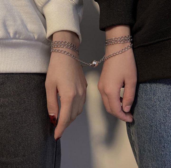 WhatsApp-Image-2024-01-06-at-11.02.25-AM-1-1.jpeg Magnetic Couple Bracelet And Pendent - Image 1
