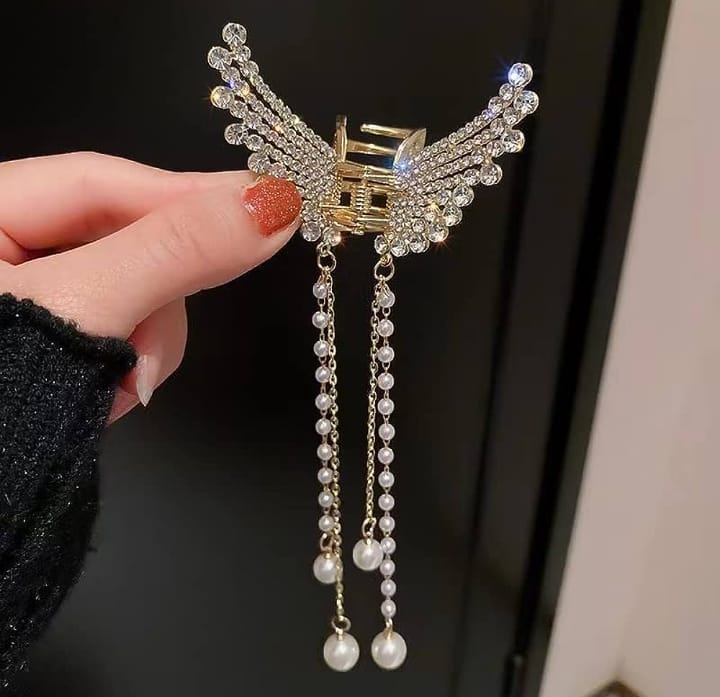 WhatsApp-Image-2024-01-13-at-9.46.50-PM.jpeg Beautiful Zircon korean Butterfly Hair Claw - Image 1