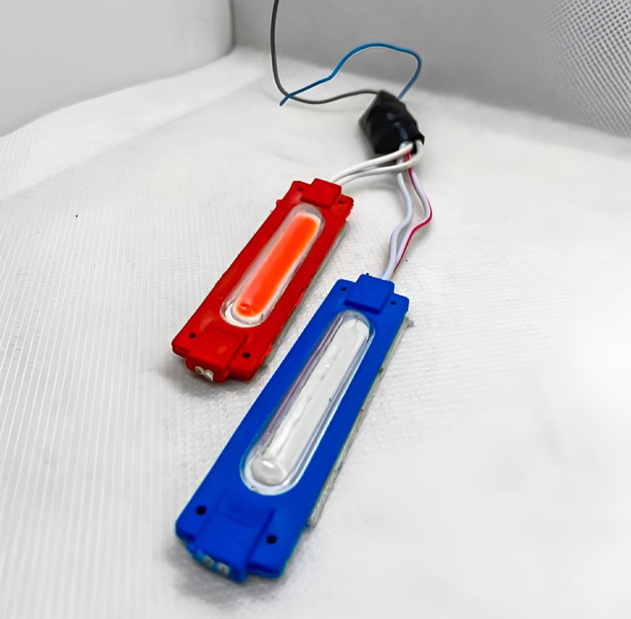 WhatsApp-Image-2024-08-01-at-7.08.39-PM-1.jpeg Pack of 2 pair (4pcs) High Quality Red and Blue Flasher Light Waterproof 12V LED Light For Bike and Cars - Image 1
