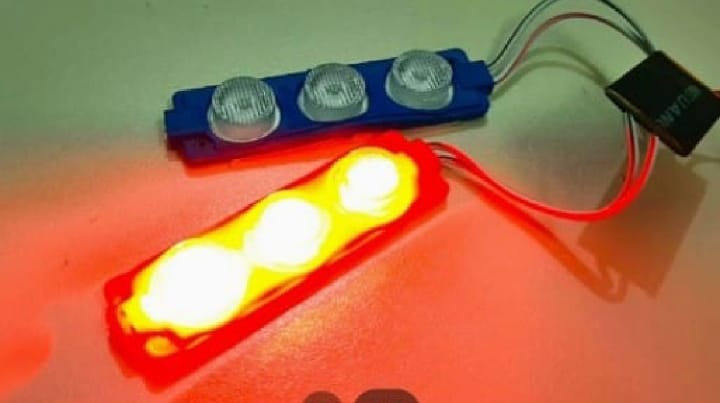 WhatsApp-Image-2024-10-11-at-1.32.07-PM.jpeg Red and Blue Flasher Light Universal Product For Car and Motorcycle - Image 1