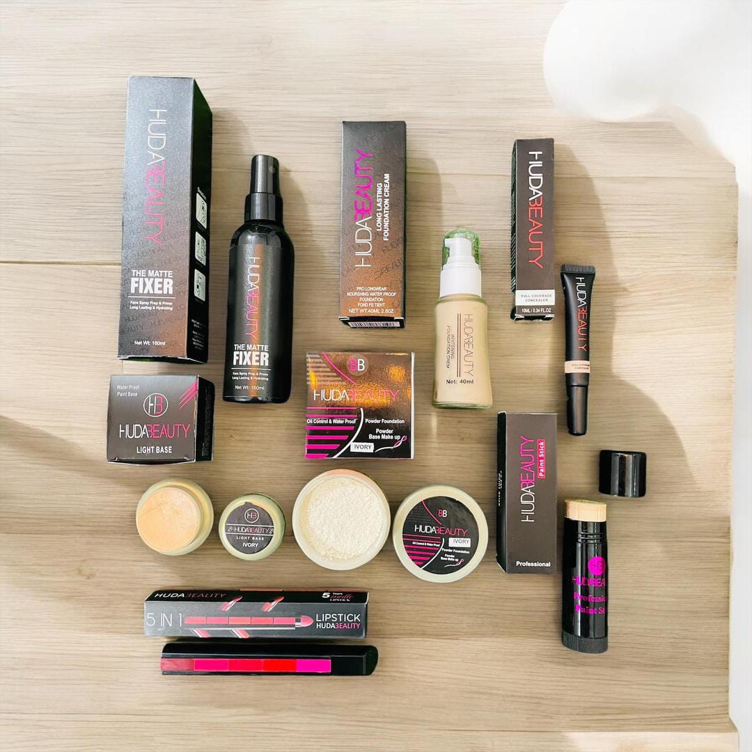 WhatsApp-Image-2024-11-04-at-10.59.55-PM.jpeg Huda Beauty Makeup Deal / 7 in 1 Makeup Deal - Image 1