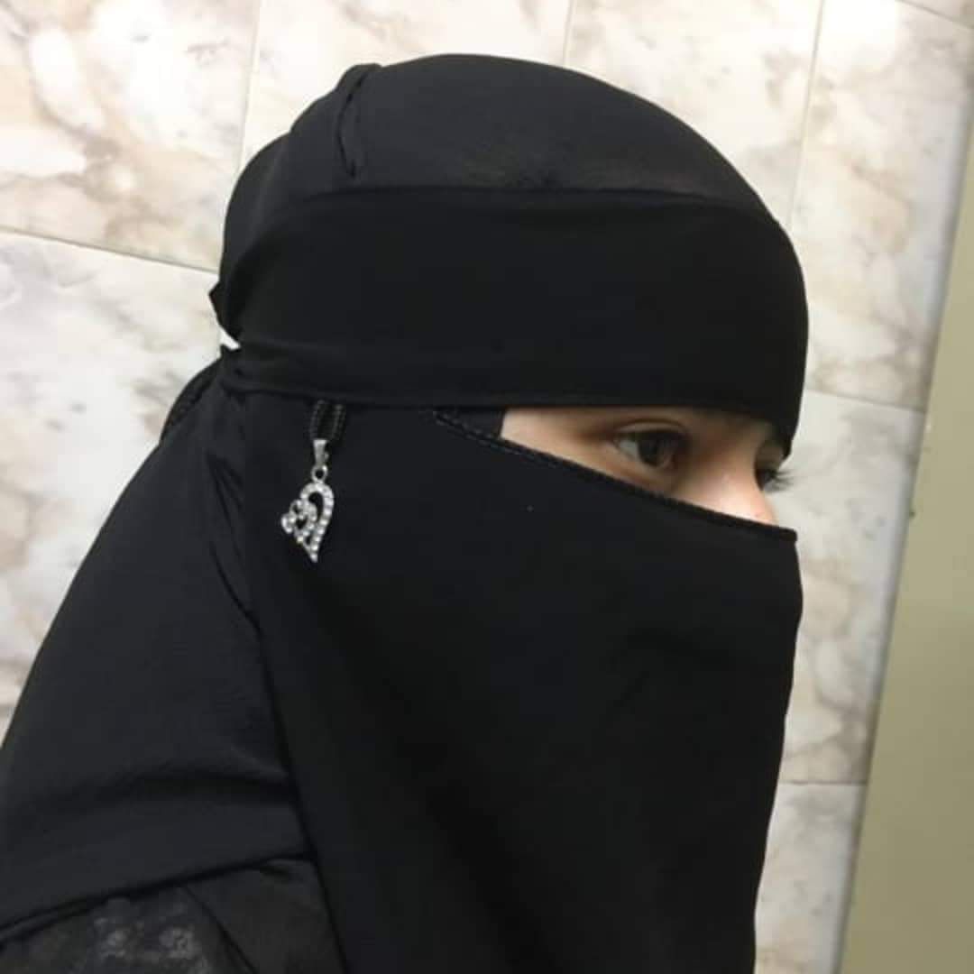 WhatsApp-Image-2024-11-17-at-12.13.45-PM-1.jpeg Chiffon Saudi Locket Niqab – Premium A1 Quality Black Face Veil (Black) (Random Locket ) - Image 1