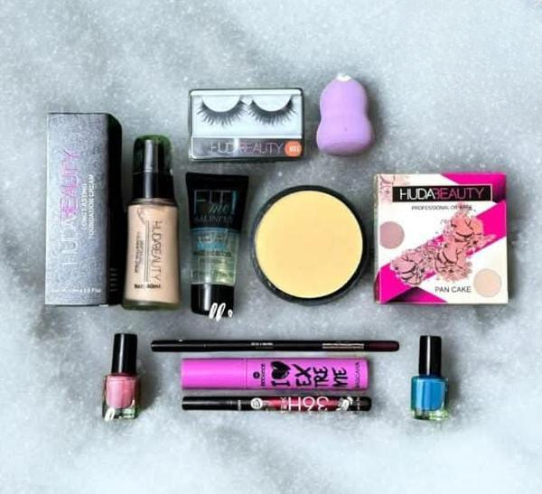 WhatsApp-Image-2024-12-12-at-1.46.57-PM_cleanup-1.png Perfect 10 Beauty Pack / Eyelashes, Beauty , Blender, Foundation ,Primer , Pan Cake , Nail Paint 2 , Eyeliner Mascara Lip Pencil - Image 1