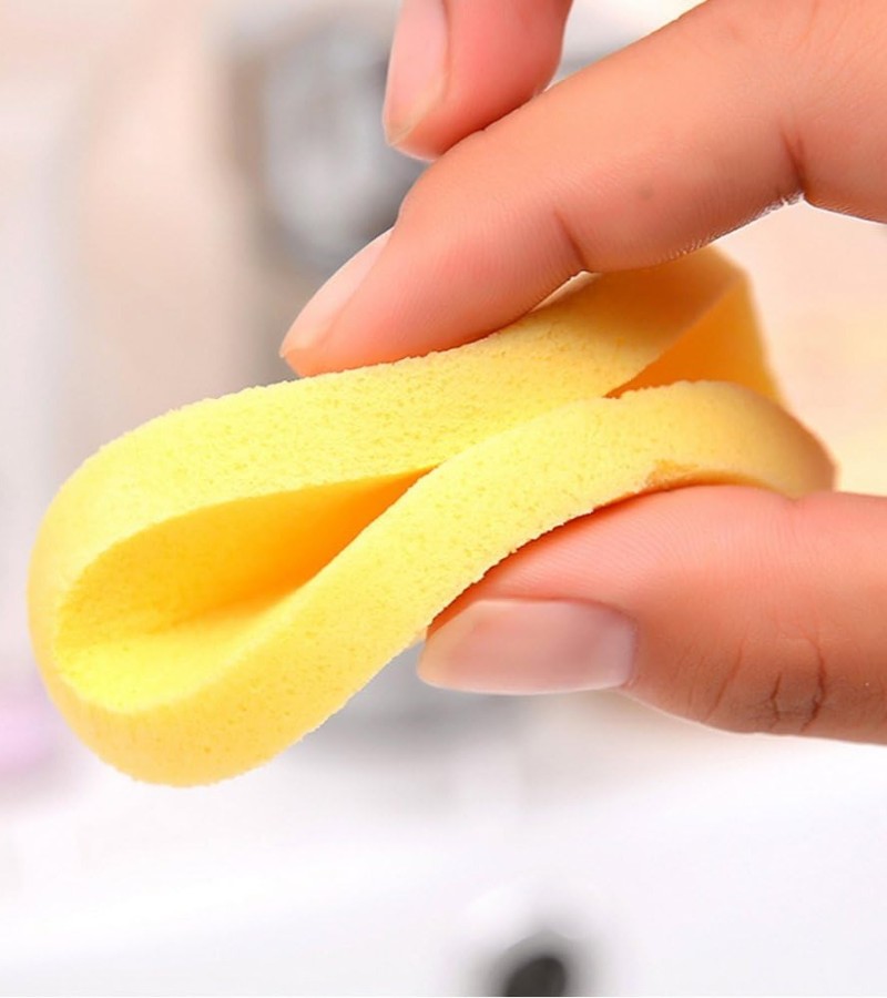 magic-lady-face-cleaning-wash-puff-sponge-kn-283-211097.jpeg (12 Pcs)Compressed Facial Sponge Face Cleansing Sponge (random color) - Image 1