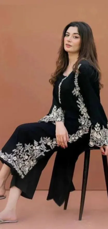 729-10-679574-product-1 Black Embroidered Pakistani Suit | Linen Trouser & Chiffon Dupatta - Image 1